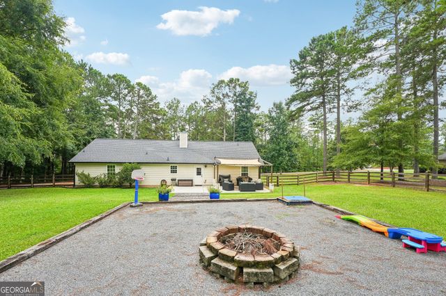 579 Al Roberts Road, Senoia, GA 30276