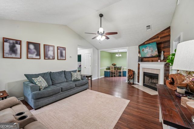 579 Al Roberts Road, Senoia, GA 30276