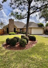 2506 18th Street N, Texas City, TX 77590