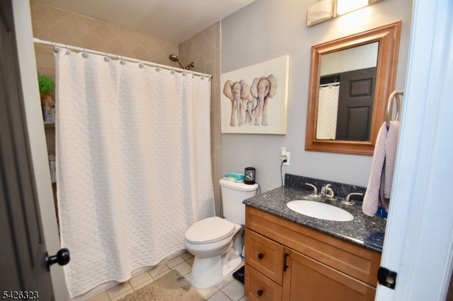 15 Cross St, Dover Town, NJ 07801