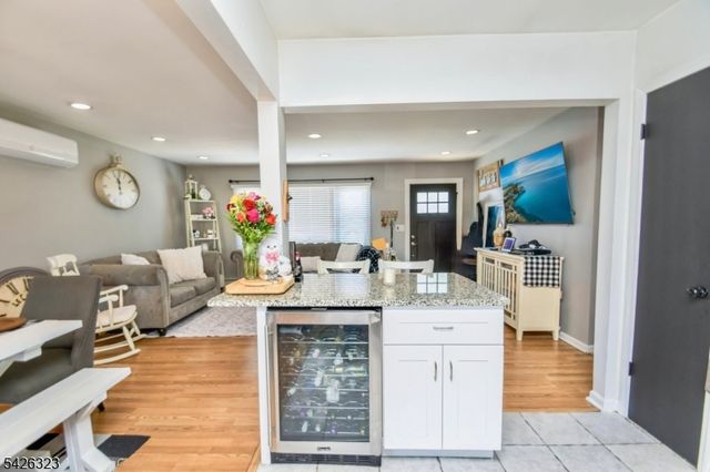 15 Cross St, Dover Town, NJ 07801
