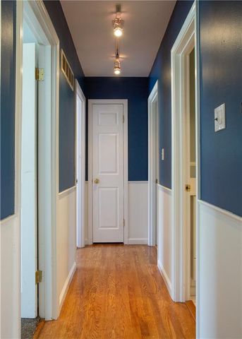 8878 Westbrooke Drive, Overland Park, KS 66212