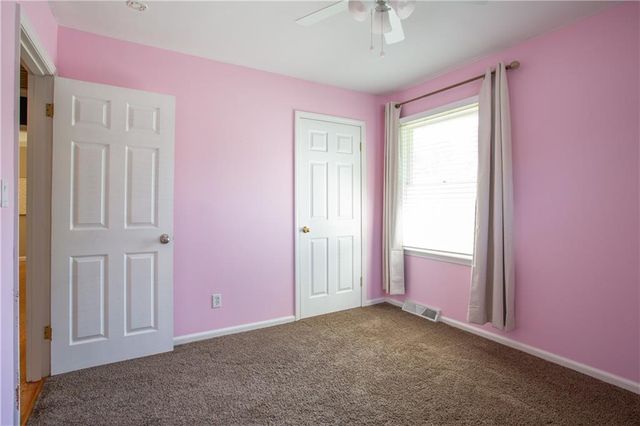 8878 Westbrooke Drive, Overland Park, KS 66212