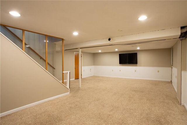 8878 Westbrooke Drive, Overland Park, KS 66212