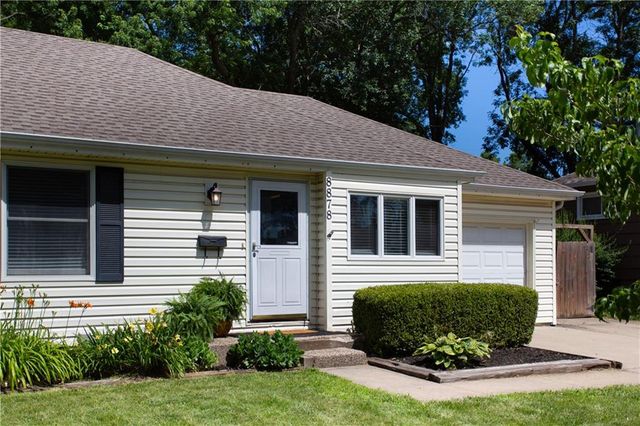 8878 Westbrooke Drive, Overland Park, KS 66212