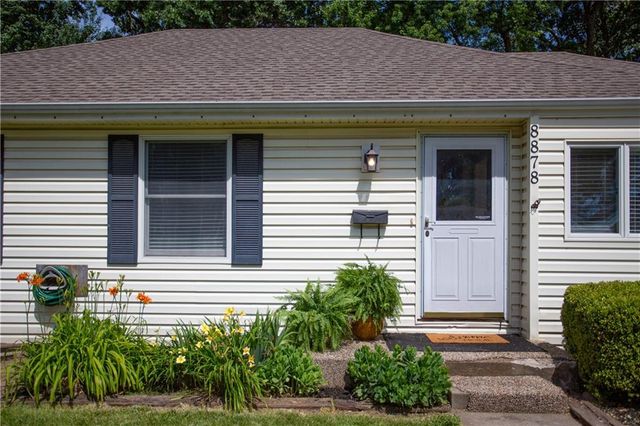 8878 Westbrooke Drive, Overland Park, KS 66212