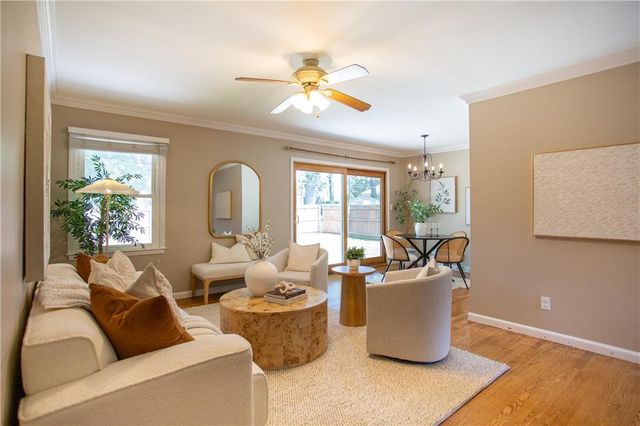 8878 Westbrooke Drive, Overland Park, KS 66212