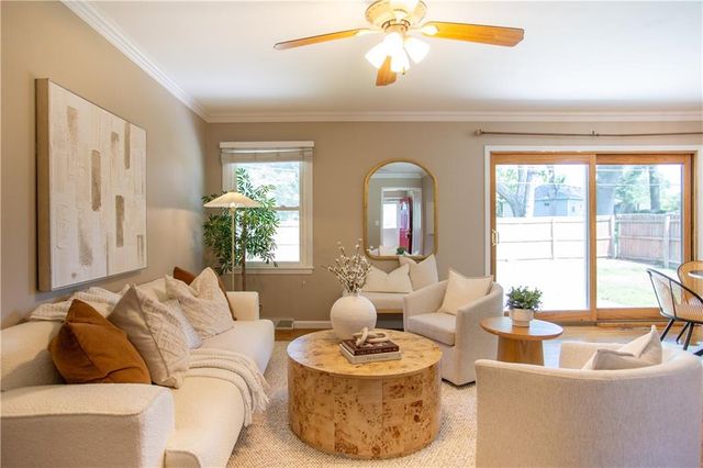 8878 Westbrooke Drive, Overland Park, KS 66212