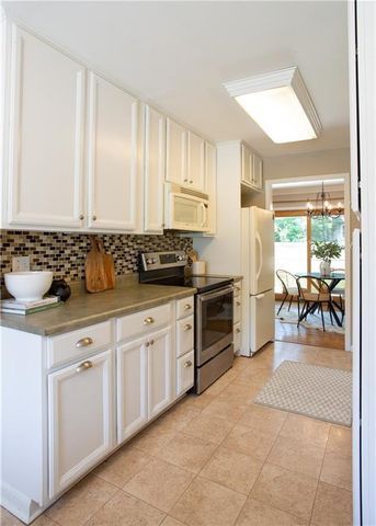 8878 Westbrooke Drive, Overland Park, KS 66212