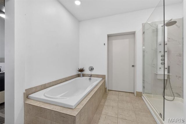 4100 Forest Park Avenue 403, St Louis, MO 63108