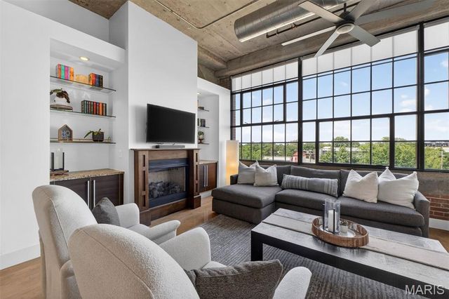 4100 Forest Park Avenue 403, St Louis, MO 63108