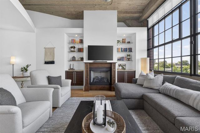 4100 Forest Park Avenue 403, St Louis, MO 63108