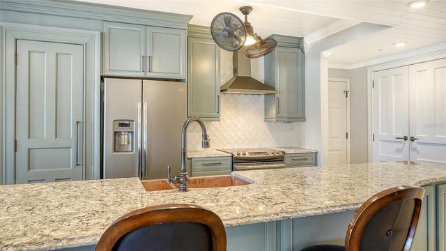 1100 BENJAMIN FRANKLIN DRIVE 204, Sarasota, FL 34236