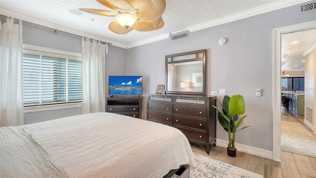 1100 BENJAMIN FRANKLIN DRIVE 204, Sarasota, FL 34236