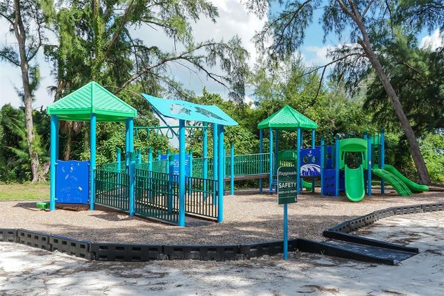 1100 BENJAMIN FRANKLIN DRIVE 204, Sarasota, FL 34236