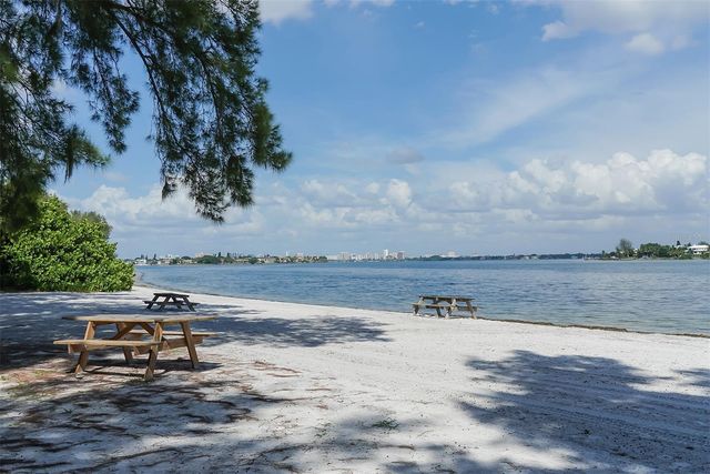 1100 BENJAMIN FRANKLIN DRIVE 204, Sarasota, FL 34236