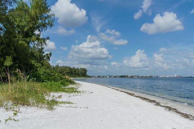 1100 BENJAMIN FRANKLIN DRIVE 204, Sarasota, FL 34236