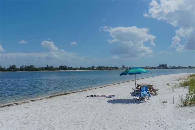 1100 BENJAMIN FRANKLIN DRIVE 204, Sarasota, FL 34236