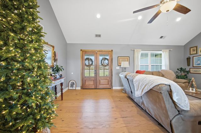 743 Garriott Lane, Harrodsburg, KY 40330
