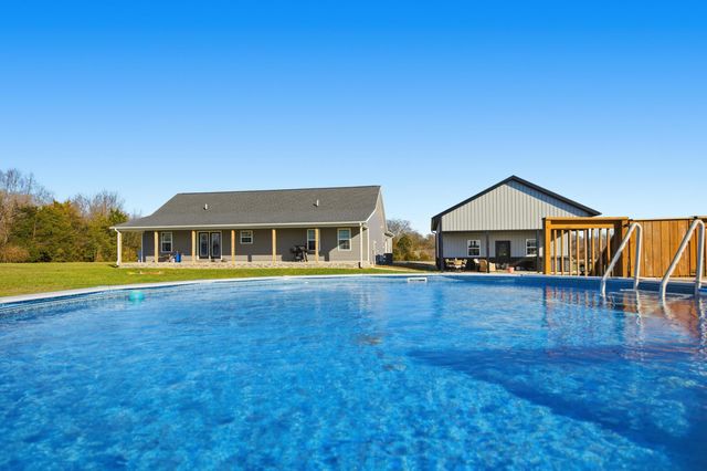743 Garriott Lane, Harrodsburg, KY 40330