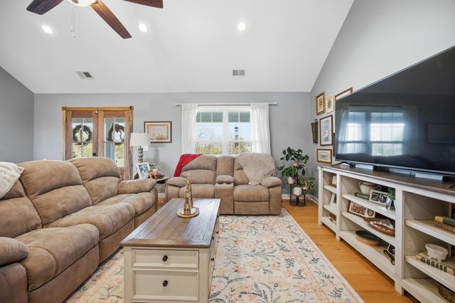 743 Garriott Lane, Harrodsburg, KY 40330