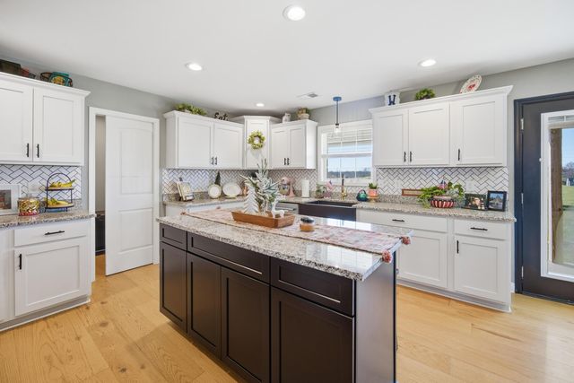 743 Garriott Lane, Harrodsburg, KY 40330