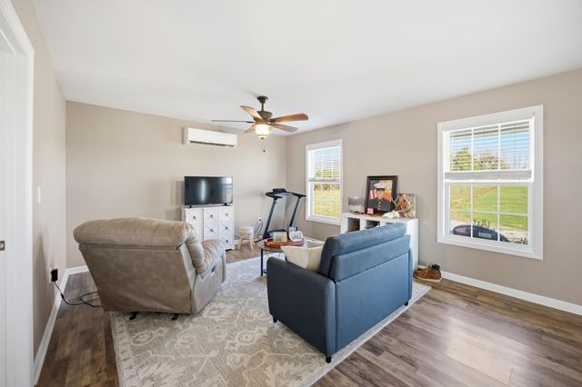 743 Garriott Lane, Harrodsburg, KY 40330