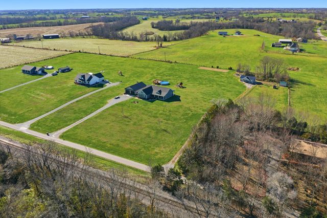 743 Garriott Lane, Harrodsburg, KY 40330