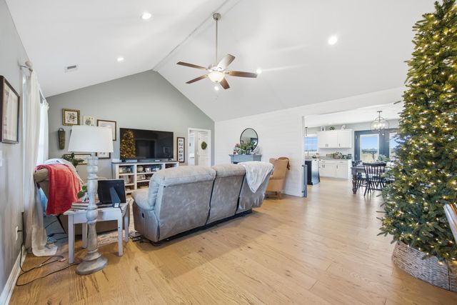 743 Garriott Lane, Harrodsburg, KY 40330