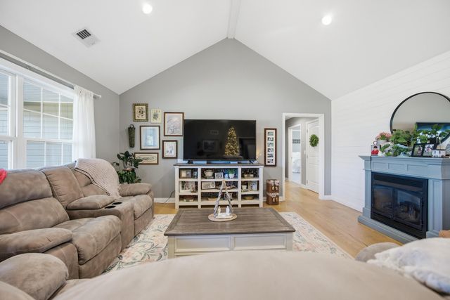 743 Garriott Lane, Harrodsburg, KY 40330