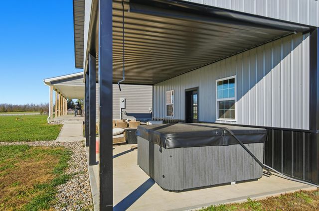 743 Garriott Lane, Harrodsburg, KY 40330