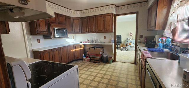 27605 W HURON RIVER Drive, Flat Rock, MI 48134
