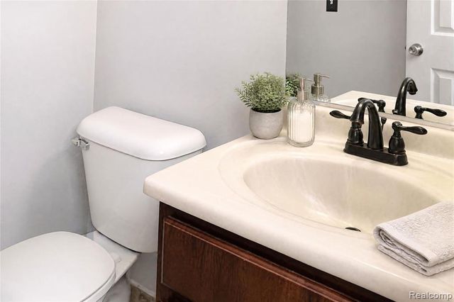 42345 E Leo Street 242, Clinton Township, MI 48038