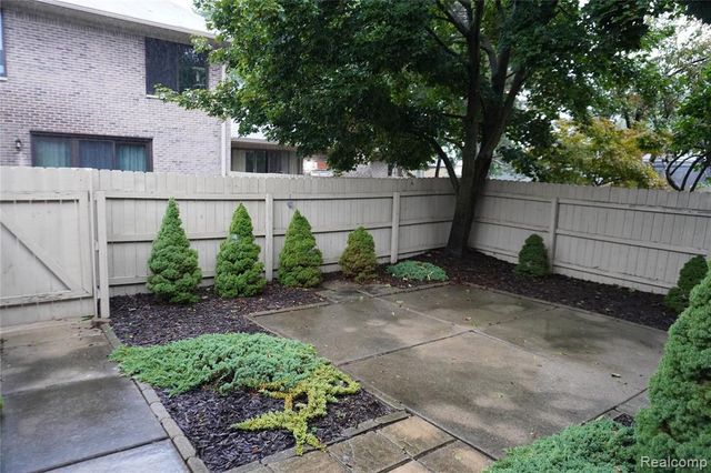 42345 E Leo Street 242, Clinton Township, MI 48038