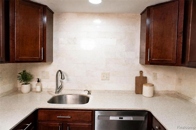 42345 E Leo Street 242, Clinton Township, MI 48038
