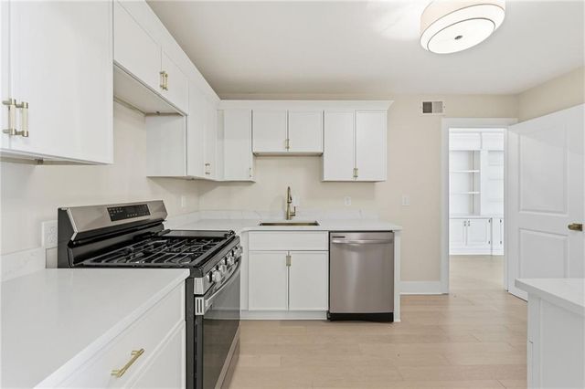 2632 Peachtree Road NW 304B, Atlanta, GA 30305