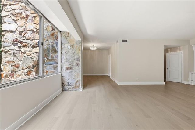 2632 Peachtree Road NW 304B, Atlanta, GA 30305