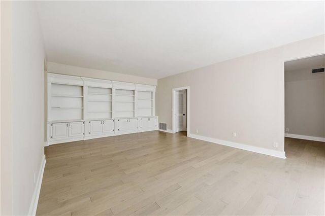 2632 Peachtree Road NW 304B, Atlanta, GA 30305