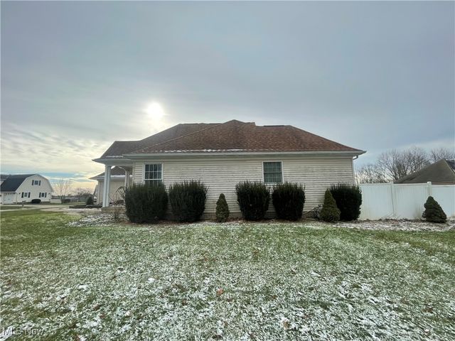 1193 Edgewood Circle NW, Carrollton, OH 44615