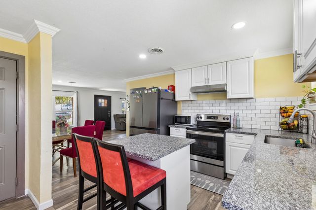 2141 Ridgeview Street, Fort Worth, TX 76119