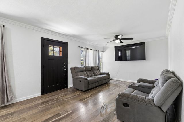 2141 Ridgeview Street, Fort Worth, TX 76119