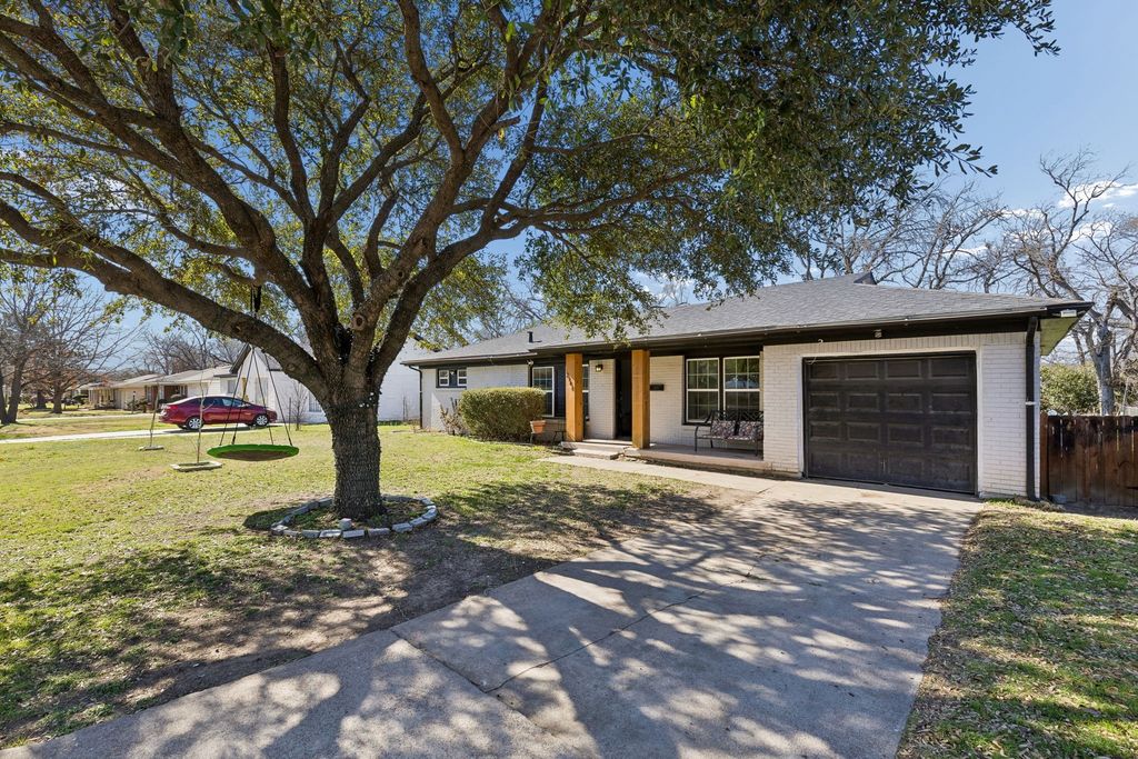 2141 Ridgeview Street, Fort Worth, TX 76119