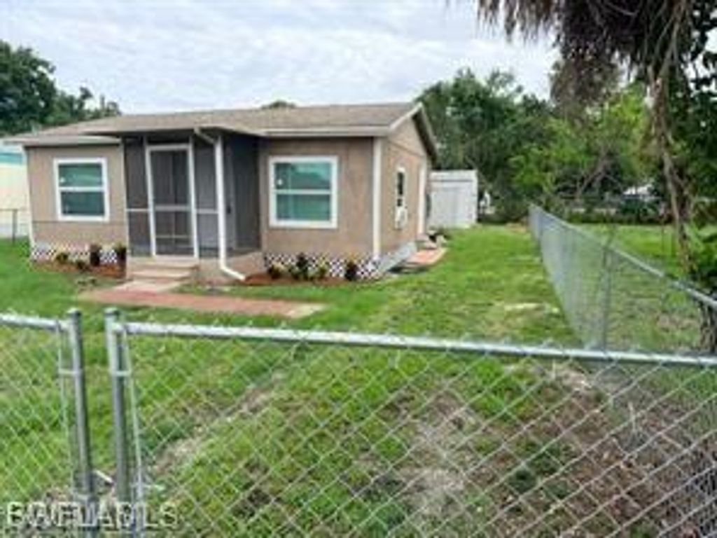 332 Stockton ST, North Fort Myers, FL 33903