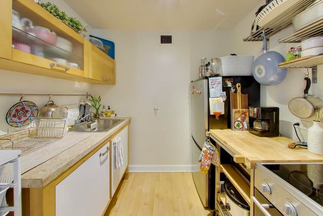 4343 N Clarendon Avenue 1408, Chicago, IL 60613