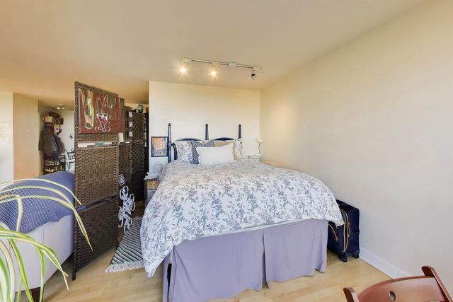 4343 N Clarendon Avenue 1408, Chicago, IL 60613