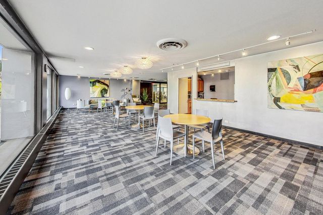 4343 N Clarendon Avenue 1408, Chicago, IL 60613