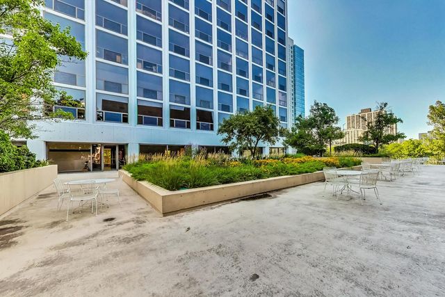 4343 N Clarendon Avenue 1408, Chicago, IL 60613