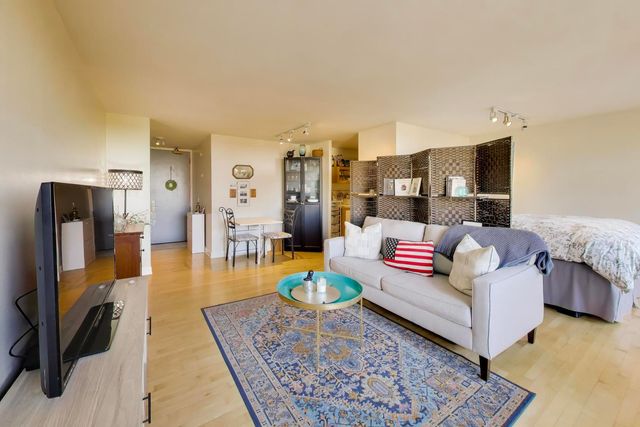 4343 N Clarendon Avenue 1408, Chicago, IL 60613