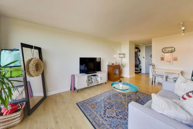 4343 N Clarendon Avenue 1408, Chicago, IL 60613