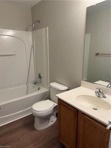 157 Dunbarton Court, Winston-salem, NC 27107
